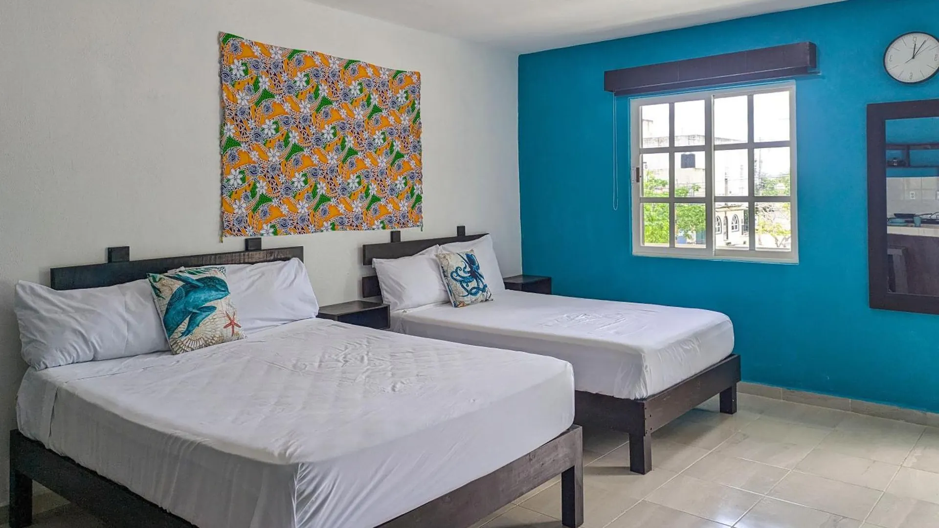 A5 Beachside Bliss Family Hawaiian Themed Quad Studio Kitchen Ac Playa del Carmen