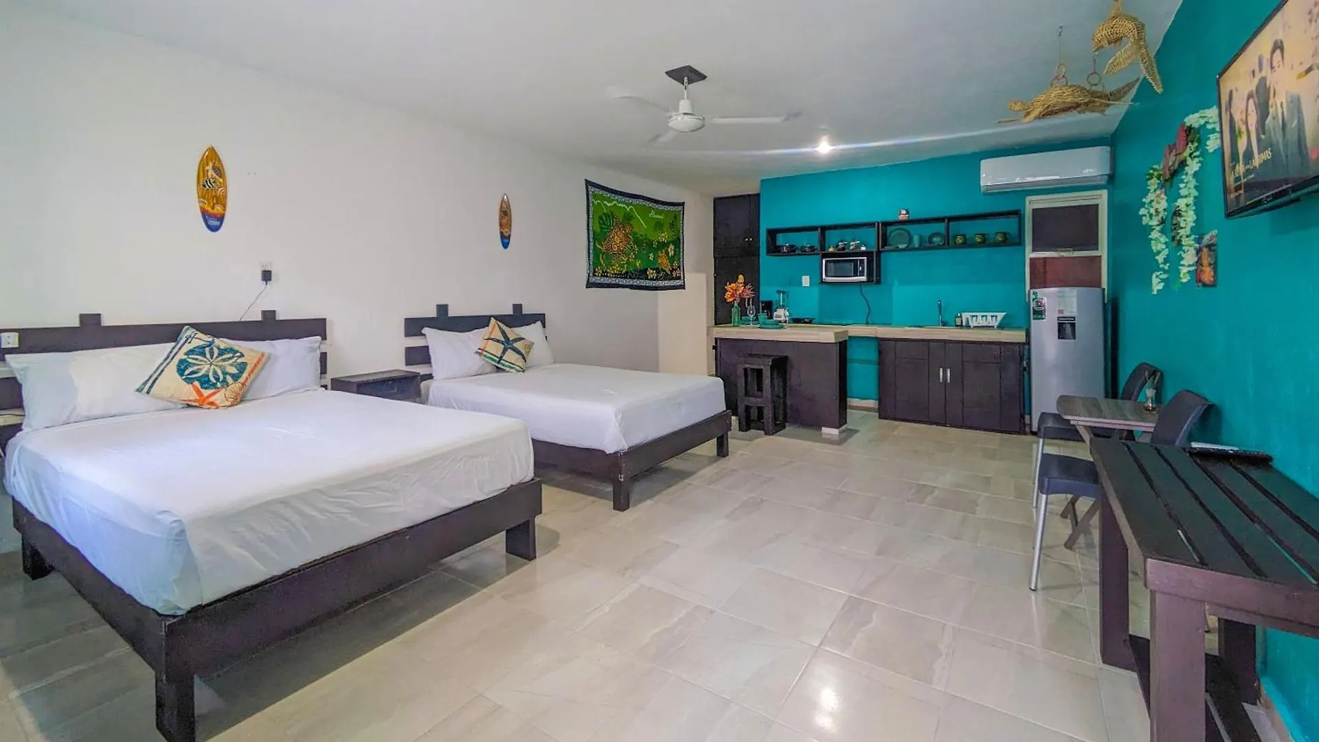 A5 Beachside Bliss Family Hawaiian Themed Quad Studio Kitchen Ac Playa del Carmen