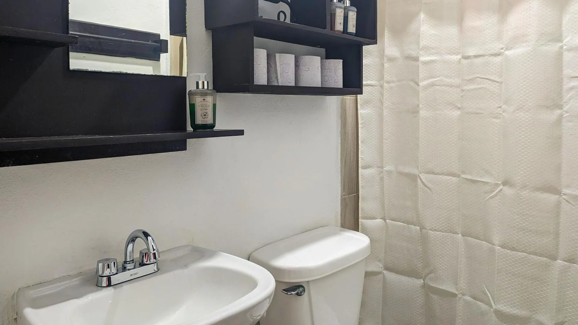 Apartment A5 Beachside Bliss Family Hawaiian Themed Quad Studio Kitchen Ac Playa del Carmen