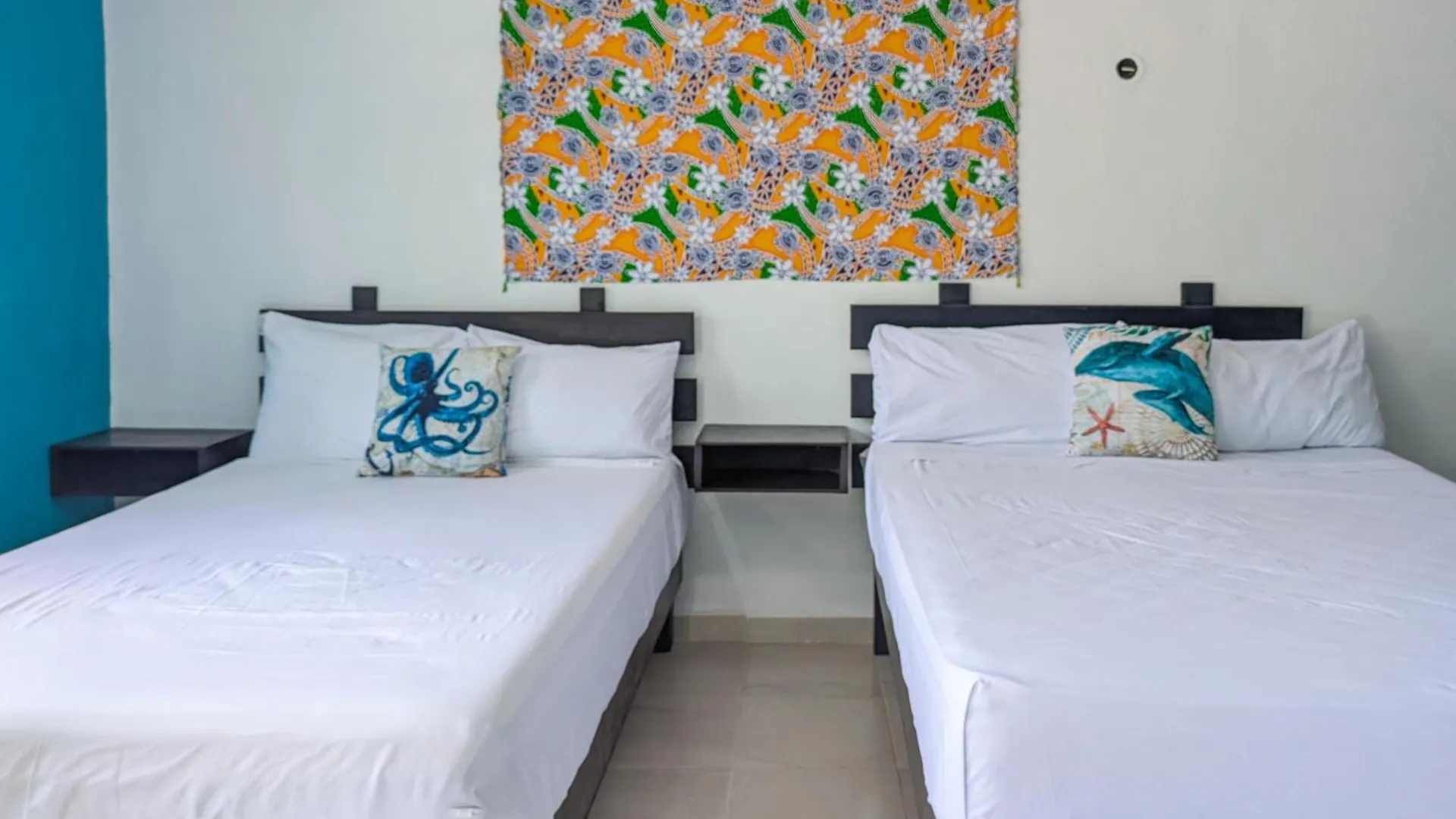 A5 Beachside Bliss Family Hawaiian Themed Quad Studio Kitchen Ac Playa del Carmen Apartment