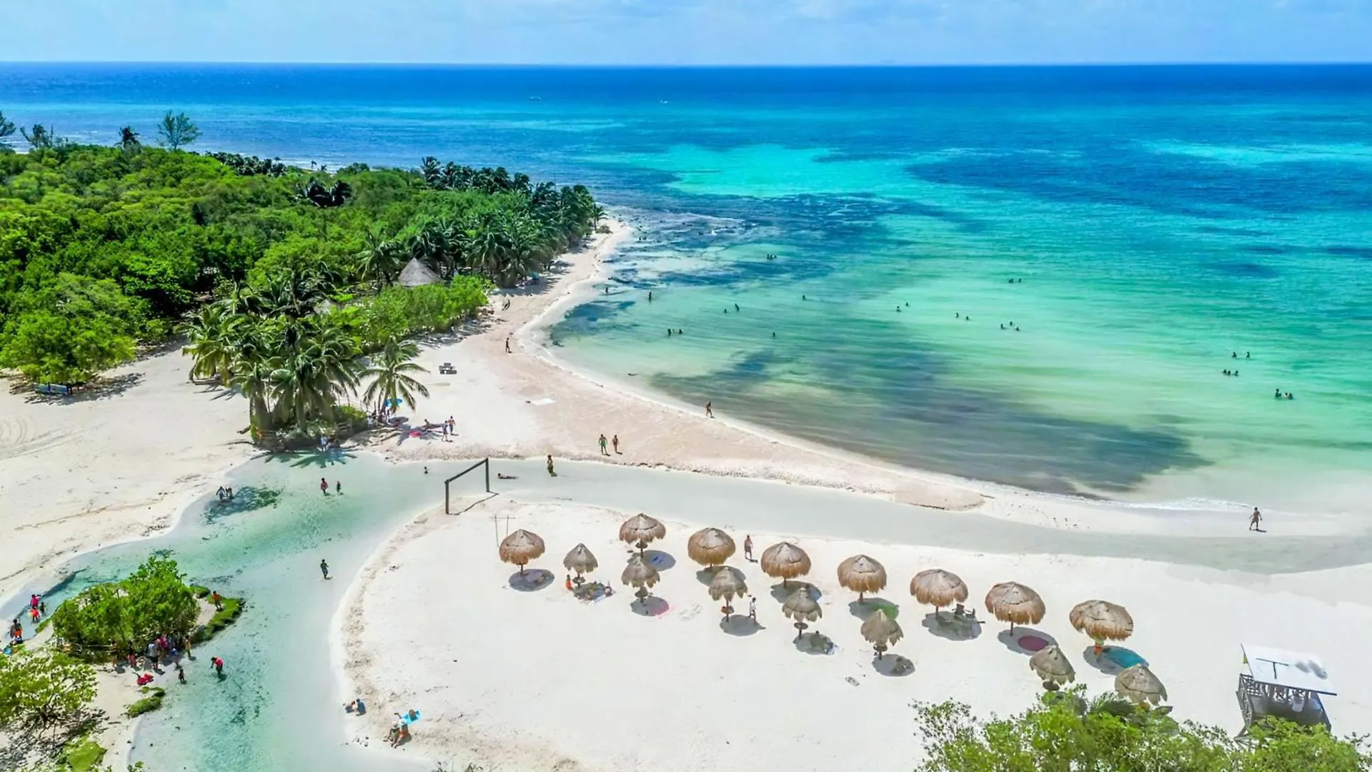 A5 Beachside Bliss Family Hawaiian Themed Quad Studio Kitchen Ac Playa del Carmen Mexico