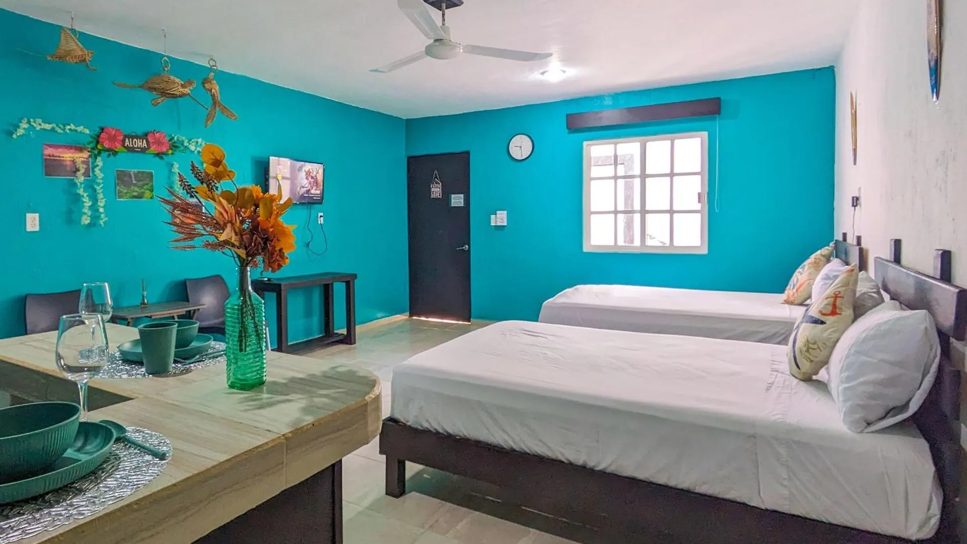 A5 Beachside Bliss Family Hawaiian Themed Quad Studio Kitchen Ac Playa del Carmen Mexico